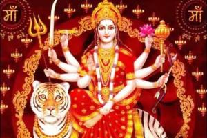 Maa Durga Aarti : जय अम्बे गौरी, मैया जय श्यामा गौरी, तुमको निशिदिन ध्यावत, हरि ब्रह्मा शिवरी॥