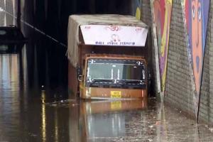 दिल्ली में जानलेवा बारिश, अंडरपास में डूबकर तीन की मौत