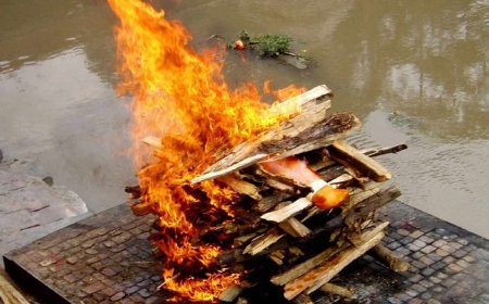 हिन्दू- मुसलमान : मरने के बाद कैसे होता है अंतिम संस्कार। किसी को जलाते हैं तो किसी को करते हैं दफ़न। आप भी जानकर हो जाएंगे हैरान।