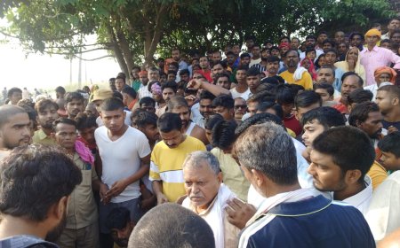 किसान नेता का मिला शव,  हत्या की आंशका के बाद परिजनों ने कराया प्राथमिकी दर्ज। इलाके में दहशत का माहौल।दुर्गा पूजा पंडाल में श्रद्धालुओं के बीच प्रसाद वितरण कर रहा था मृतक।