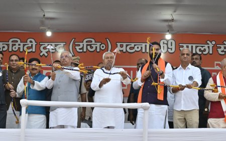 मुख्यमंत्री नीतीश कुमार और राज्यपाल  राजेंद्र ने संयुक्त रूप से विजयदशमी और रावणवध का किया शुभारंभ। बिहार में शान्ति और सौहार्द का दिया सन्देश।