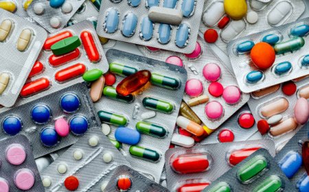 बिना डॉक्टर की सलाह से दवा खाने वाले हो जाएँ होशियार।