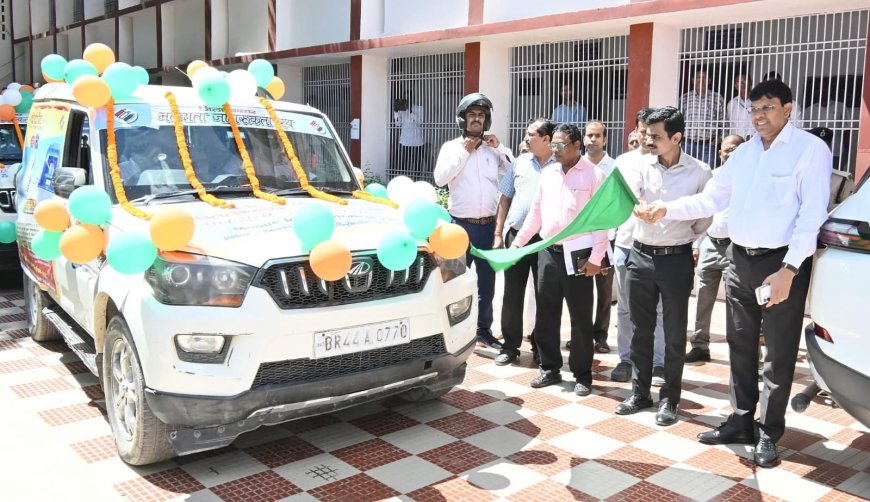 बिहार विधानसभा चुनाव के लिए बक्सर में ईवीएम और वीवीपैट जागरूकता अभियान शुरू।