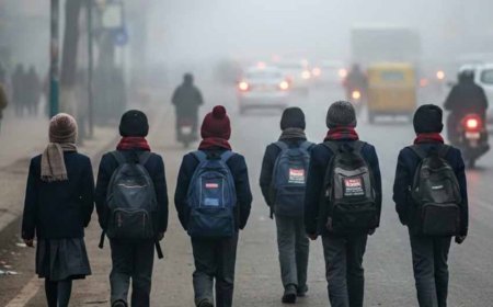 UP में ठंड का तांडव: 10वीं तक स्कूल बंद, बच्चों को राहत!