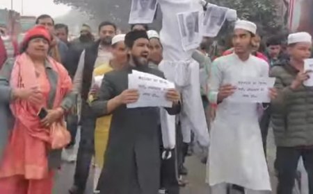 दीपू दास हत्या के विरोध में बागपत में मुस्लिम समाज का प्रदर्शन, फूंका गया पुतला
