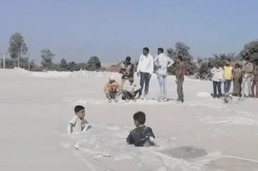 Headline: कोटा में दिल दहला देने वाला हादसा: दलदल में फंसे तीन मासूम, घंटों चीखते रहे—स्थानीय लोगों ने दिखाई मानवता