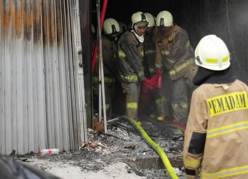 इंडोनेशिया में रिटायरमेंट होम में भीषण आग, 16 लोगों की मौत