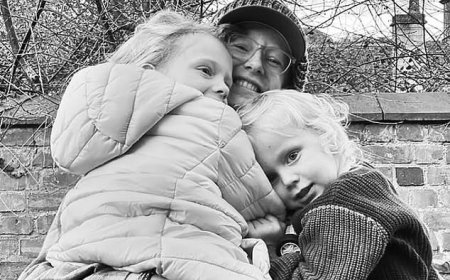 ग्लॉस्टरशायर में बॉक्सिंग डे की आग में महिला और दो बच्चों की मौत