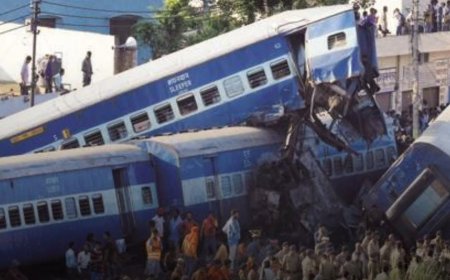 Headline: इतिहास का काला दिन: 5 जनवरी 1998 को हरदोई के पास दो यात्री ट्रेनों की भीषण टक्कर, 60 लोगों की मौत