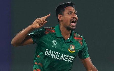 विवादों के बीच बांग्लादेशी तेज़ गेंदबाज़ की दो टूक—“IPL खेलना चाहते हैं, क्रिकेट को राजनीति से दूर रखें”