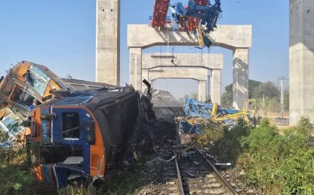 थाईलैंड में बड़ा रेल हादसा: ट्रेन पर गिरा निर्माण क्रेन, 19 लोगों की मौत
