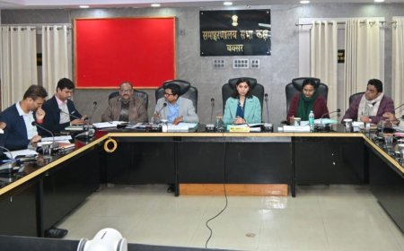 Buxar News: समाहरणालय सभाकक्ष में DM ने की बैठक, अब ट्रैफिक मुक्त बनेगा बक्सर !