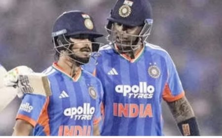 मैदान पर गरमाया माहौल, ईशान किशन पर नाराज़ दिखे सूर्यकुमार यादव