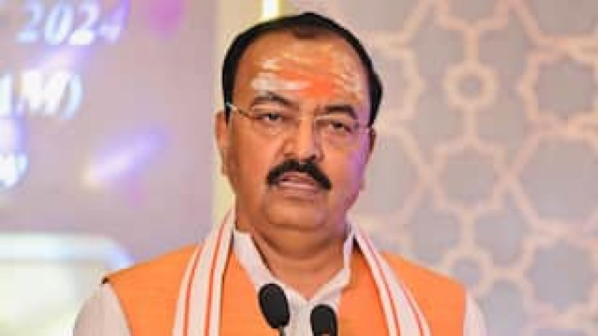 यूपी के डिप्टी सीएम केशव प्रसाद मौर्य के काफिले के साथ बड़ा हादसा, गाय के टकराने से कार हुई क्षतिग्रस्त