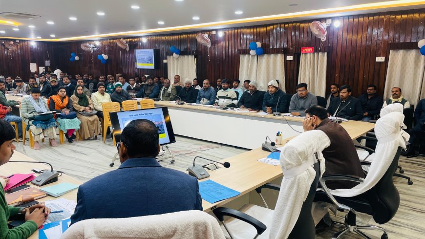 पंचायती राज के योजनाओं की समीक्षा, खराब सोलर लाइटों को 72 घंटे में ठीक करने का निर्देश