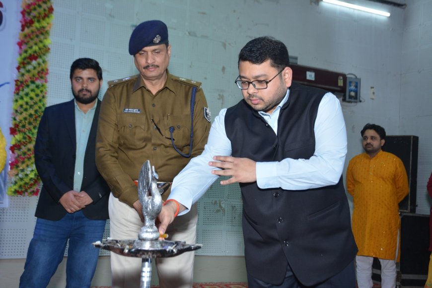 Bhabua News: लिच्छवी भवन में धूमधाम से मना वसंत पंचमी महोत्सव, लोक कलाकारों की प्रस्तुतियों से गूंजा परिसर ।