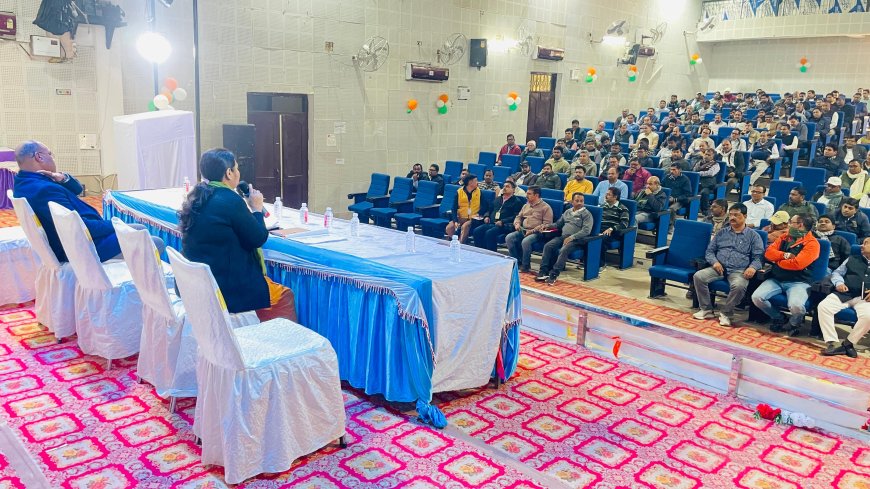 प्रशासनिक सुदृढ़ीकरण हेतु जिले के प्रधान सहायकों एवं लिपिकों का एक दिवसीय प्रशिक्षण आयोजित