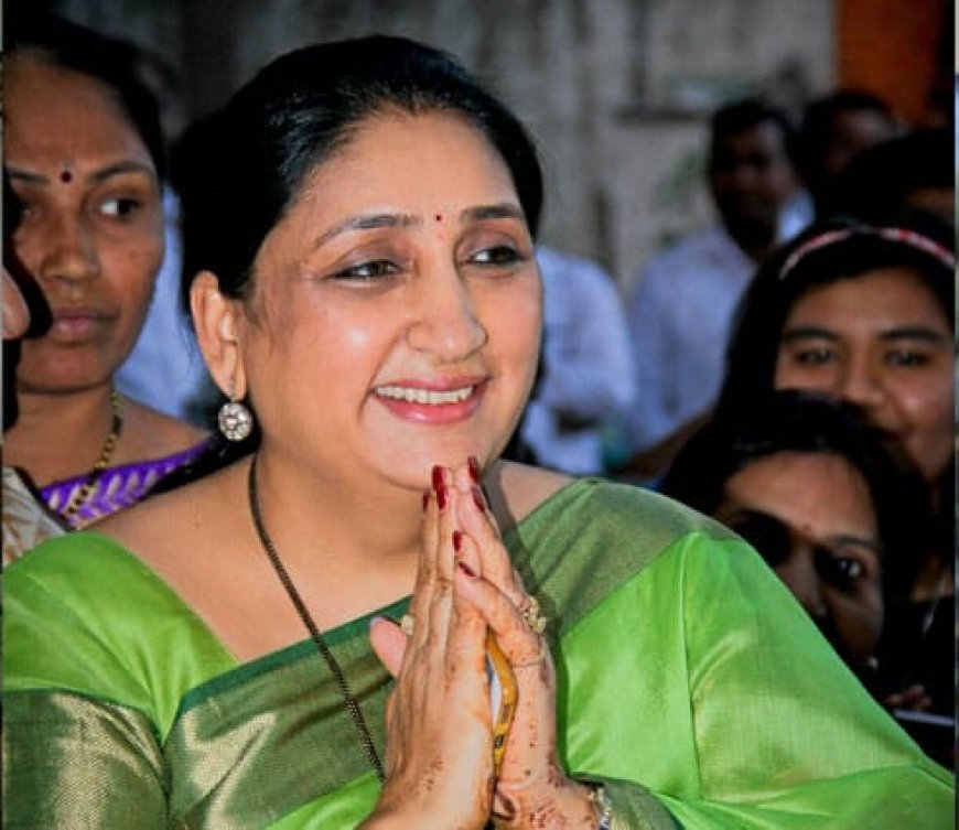सुनेत्रा पवार बनने जा रही हैं महाराष्ट्र की पहली महिला उपमुख्यमंत्री, मुंबई पहुँचीं