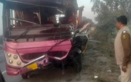 कैमूर से पटना जा रही शैक्षणिक बस हादसे का शिकार