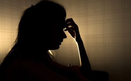 चलती एक्सप्रेस ट्रेन के एसी कोच में टीटीई पर युवती से दुष्कर्म का आरोप