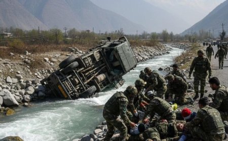 जम्मू-कश्मीर में बड़ा सड़क हादसा, नहर में गिरी CRPF की गाड़ी, 9 जवान घायल