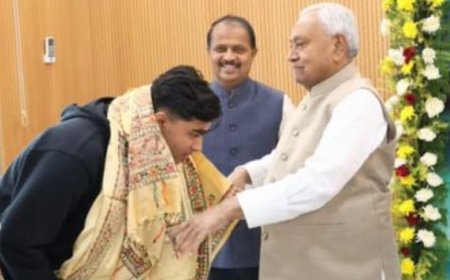 बिहार के CM नीतीश कुमार ने वैभव सूर्यवंशी को किया सम्मानित