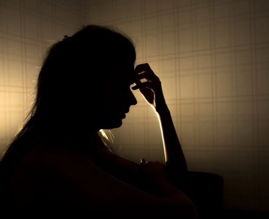 चलती एक्सप्रेस ट्रेन के एसी कोच में टीटीई पर युवती से दुष्कर्म का आरोप