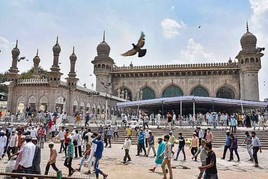 रमजान से पहले मक्का मस्जिद और चारमीनार में कड़ी सुरक्षा, CP ने किया निरीक्षण