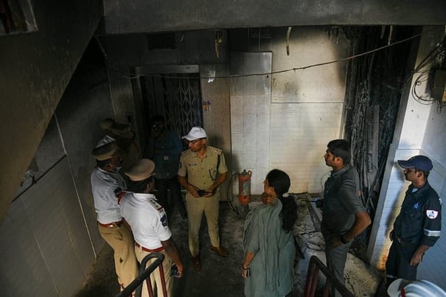 अमीरपेट की कोचिंग बिल्डिंग में आग, 100 से ज्यादा लोग सुरक्षित रेस्क्यू