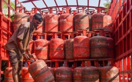 रसोई गैस सिलेंडर महंगा, 1 साल बाद बढ़े दाम; 900 रुपये के पार पहुंची कीमत