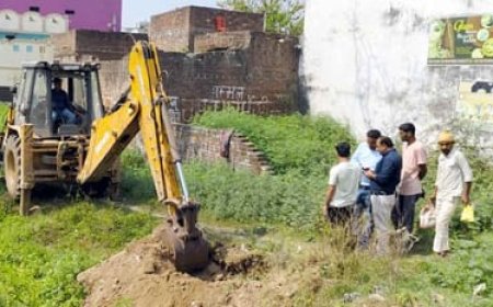 संभल में अचानक बुलडोजर की गूंज, मुन्नी माता मंदिर के पास जमीन खाली कराने पर हंगामा
