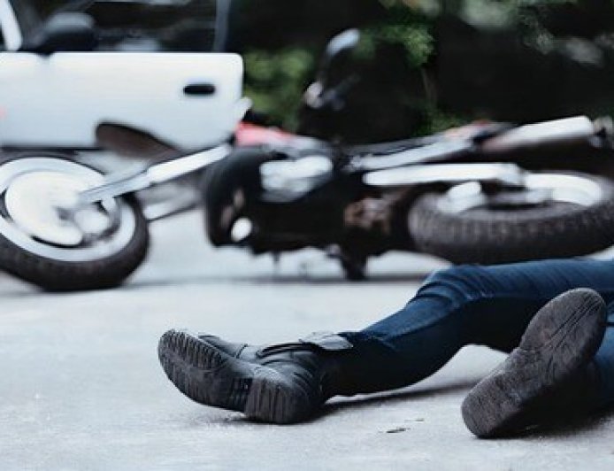 नागोल में बाइक अनियंत्रित होकर खंभे से टकराई, 17 वर्षीय छात्र की मौत