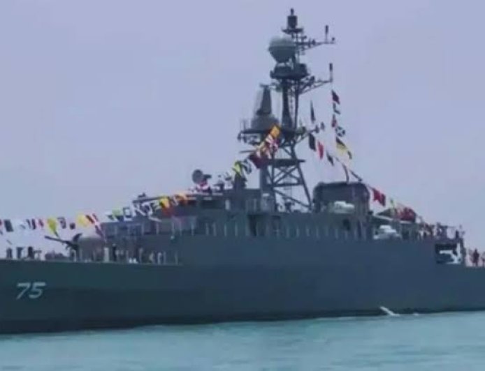 श्रीलंका के पास ईरानी युद्धपोत डूबा, अमेरिका पर हमले का दावा; पश्चिम एशिया में तनाव बढ़ा
