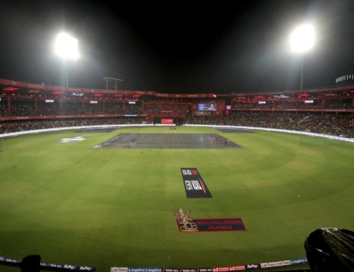 आईपीएल के ओपनिंग मैच पर संकट: चिन्नास्वामी स्टेडियम को मंजूरी का इंतजार, बदल सकता है वेन्यू?