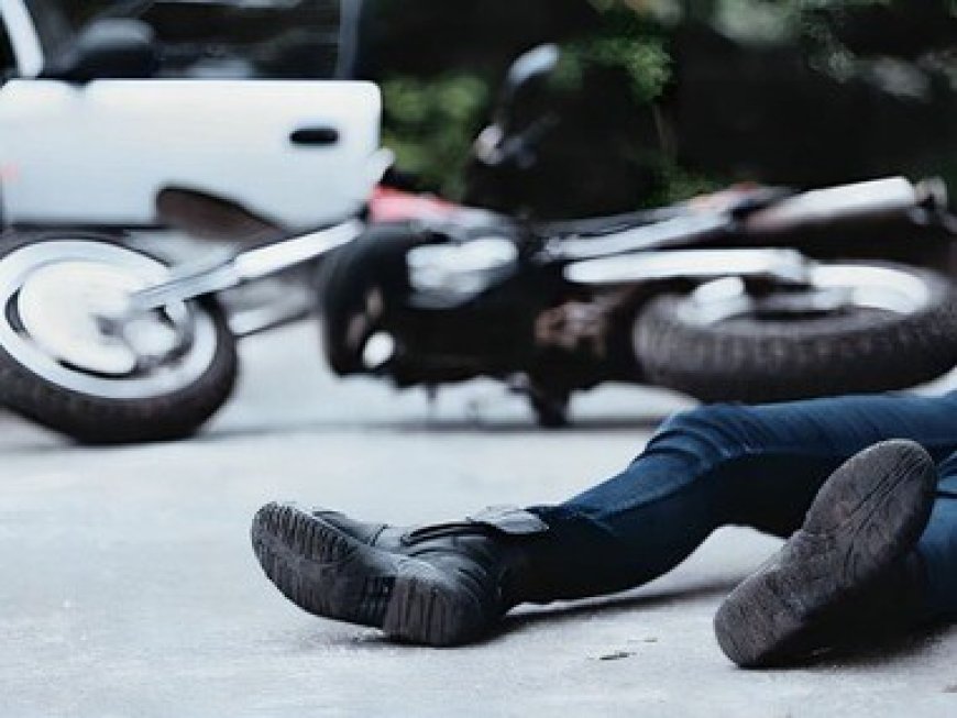 नागोल में बाइक अनियंत्रित होकर खंभे से टकराई, 17 वर्षीय छात्र की मौत