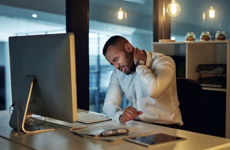 दफ्तर में काम करने वाले ज्यादातर लोग करते हैं यह आम गलती, डॉक्टरों ने दी महत्वपूर्ण सलाह