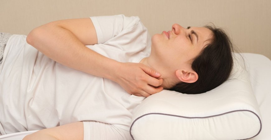 गलत तकिया आपकी सेहत के लिए खतरा: नींद खराब, दर्द और गंभीर बीमारियों का खतरा!