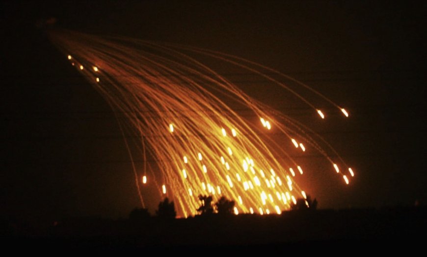 इंसानी जिस्म को गलाने वाली सफेद मौत: किन-किन युद्धों में व्हाइट फॉस्फोरस बम ने मचाया कहर?