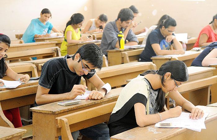 NEET छात्र को अबूधाबी सेंटर मिला तो NTA पर सवाल खड़े हो गए। NEET छात्र को अबूधाबी सेंटर मिला तो NTA पर सवाल खड़े हो गए।