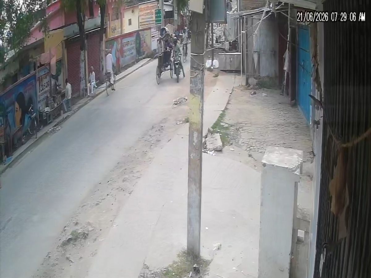 मुजफ्फरपुर के ब्रह्मपुरा थाना क्षेत्र में चेन स्नैचिंग की घटना | Source: Social media