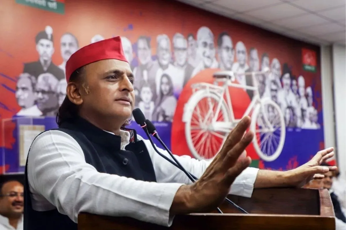 राम मंदिर दान विवाद पर भाजपा सरकार को घेरते समाजवादी पार्टी प्रमुख अखिलेश यादव। | Source: Social media