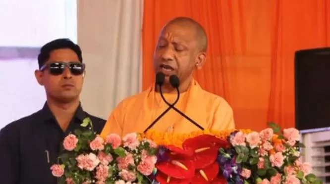 राम मंदिर दान विवाद पर अखिलेश यादव के बयान का जवाब देते हुए मुख्यमंत्री योगी आदित्यनाथ। | Source: Social media राम मंदिर दान विवाद पर अखिलेश यादव के बयान का जवाब देते हुए मुख्यमंत्री योगी आदित्यनाथ। | Source: Social media