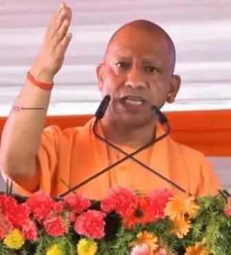 पीलीभीत की जनसभा को संबोधित करते मुख्यमंत्री योगी आदित्यनाथ | Source: Social media
