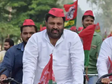 मुख्य सचेतक पद से इस्तीफा दिए कमाल अख्तर मुख्य सचेतक पद से इस्तीफा दिए कमाल अख्तर