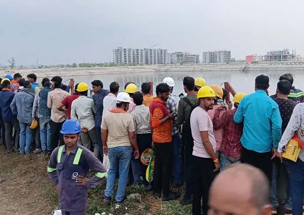 बक्सर पावर प्लांट में मजदूर की मौत के बाद प्रदर्शन