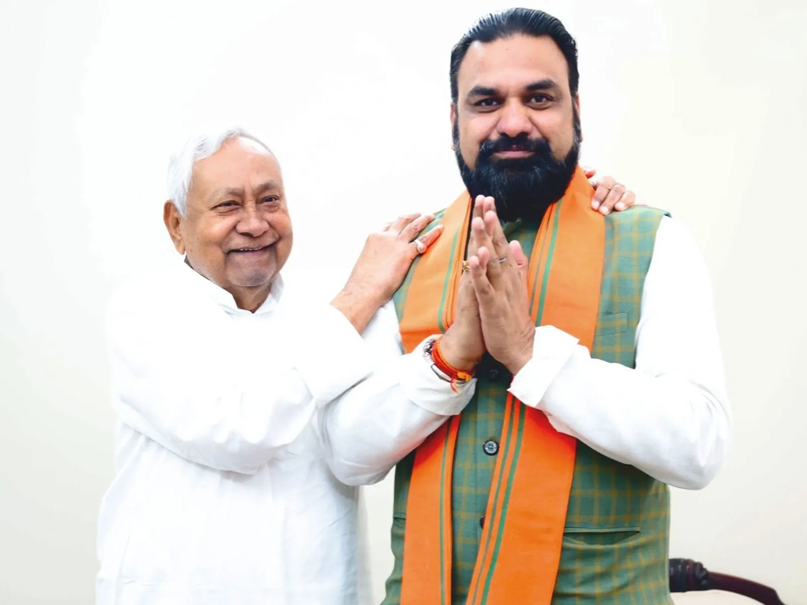 NDA बैठक में शामिल होने पहुंचे मुख्यमंत्री सम्राट चौधरी। | Source: Chrome NDA बैठक में शामिल होने पहुंचे मुख्यमंत्री सम्राट चौधरी। | Source: Chrome
