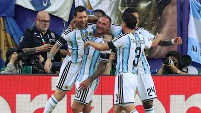 Lionel Messi: 'मेसी-मेसी' के नारों से गूंजा स्टेडियम, जादुई कॉर्नर किक से अर्जेंटीना की झोली में आया पहला गोल!* | Source: NDtv.com