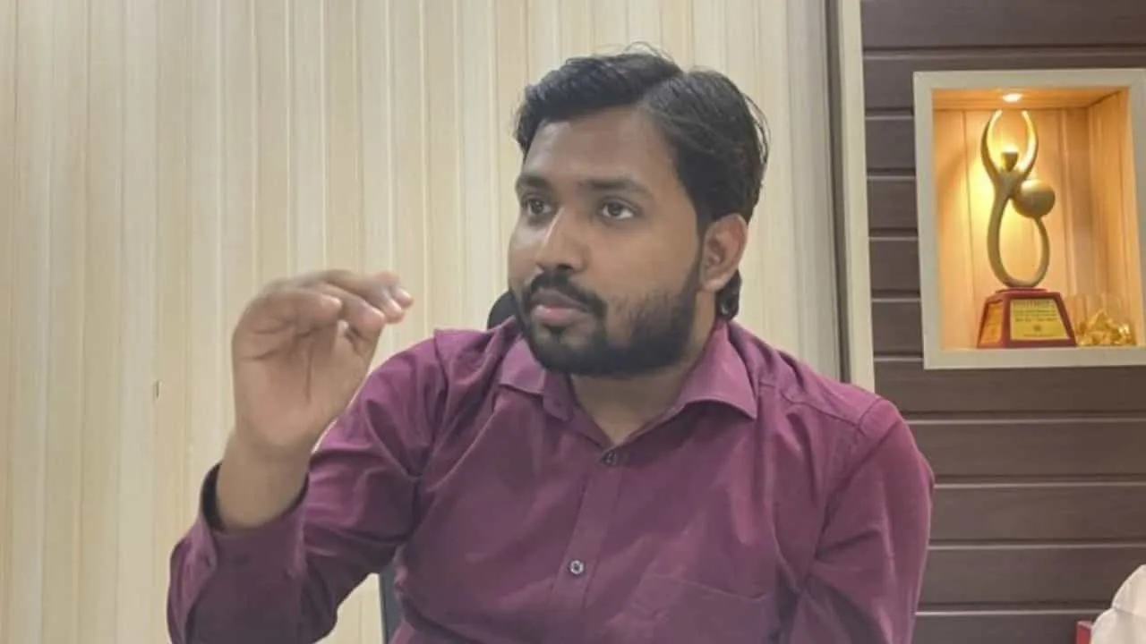 Khan Sir Bail update: पटना कोचिंग विवाद और फायरिंग केस में खान सर को बड़ी राहत, कोर्ट ने दी जमानत; दोनों बॉडीगार्ड्स को भी मिली रहता, | Source: Tv9 Bharatvarsh Khan Sir Bail update: पटना कोचिंग विवाद और फायरिंग केस में खान सर को बड़ी राहत, कोर्ट ने दी जमानत; दोनों बॉडीगार्ड्स को भी मिली रहता, | Source: Tv9 Bharatvarsh
