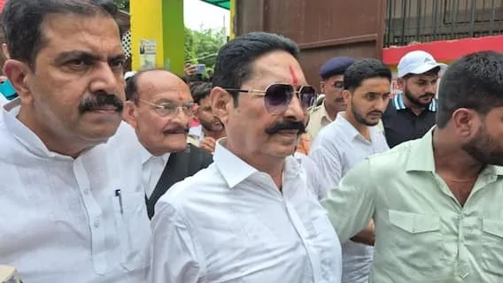 Anant Singh Surrender: मोकामा विधायक अनंत सिंह ने MP-MLA कोर्ट में किया सरेंडर, जानिए क्यों करना पड़ा सरेंडर? | Source: Apb news.com Anant Singh Surrender: मोकामा विधायक अनंत सिंह ने MP-MLA कोर्ट में किया सरेंडर, जानिए क्यों करना पड़ा सरेंडर? | Source: Apb news.com