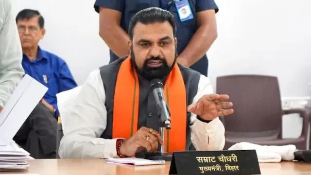 बिहार सरकार पंचायत चुनाव टाल सकती है. | Source: News18